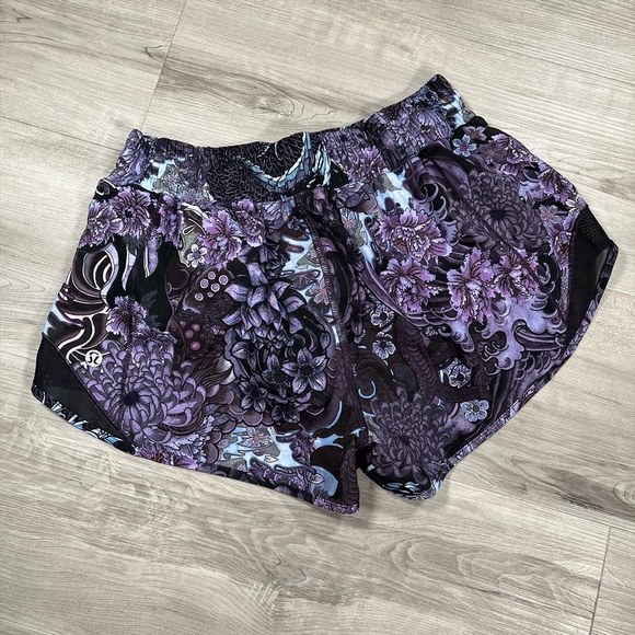 Lululemon Hotty Hot Short Il
*2.5" - Picture 2 of 8